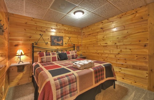 Copperhill Cabin | *Free Whitewater Rafting & Ziplining* A beautiful and secluded cabin rental near the Ocoee River