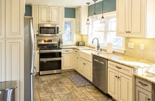 Charleston House | Full Home, hot tub, Game Room!