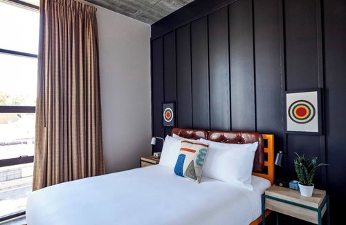 East Nashville Hotel | Funky Boutique Room w/Floor-to-Ceiling Views Near Nashville Sights!