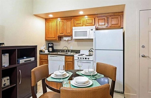 Pittman Center Villa | Gatlinburg | Flexible Cabin Retreat | Pool + Golf | 2BR Lock-Off