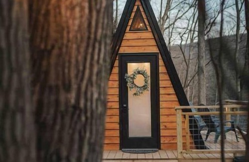 Elk Garden Cabin | Glamping in a Creekside Aframe