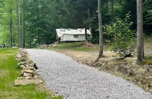 Northern Cabin | Glamping tent overlooking pond