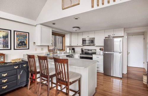 The Woods Cabin | Golf Views, Fireplace, 2 Fire Pits, Grill & Deck