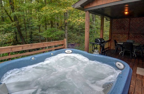 Bruceton Mills Cabin | Gorgeous Cabin with Fire Pit and Hot Tub in Bruceton Mills, West Virginia
