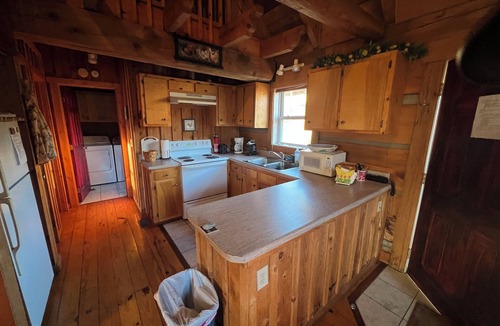 Vesta Cabin | Gorgeous log cabin by wineries, hiking, Dan River, fast WiFi and pets stay free!
