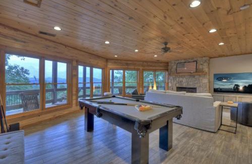 Morganton Villa | Gorgeous views, pool table, & more! - Honey Hill