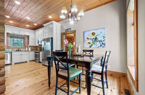 Pikeville Cabin | Gorgeous WATER front 4-bedroom cabin in perfect Fall Creek Falls, TN