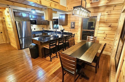 Rock Island Cabin | Grand Magnolia Cabin