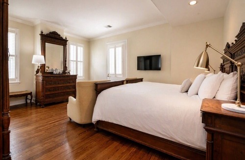 Edenton Bed & Breakfast | Granville Queen Inn Downtown Edenton King Bed 2nd Floor