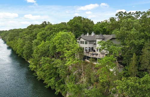 Shepherdstown House | Graycliff Retreat:Unforgettable experience at this 11BR Estate;Game Room+Hot tub