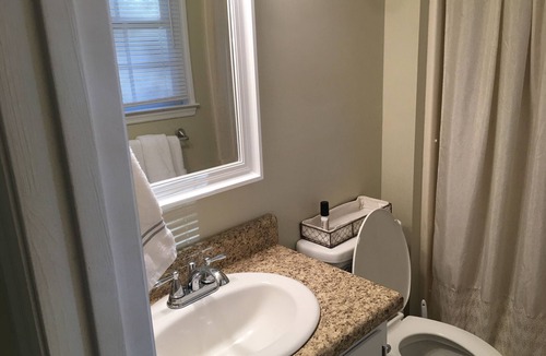 Athens House | Great Home in Athens! 5 miles from Sanford Stadium!