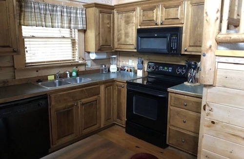 Spencer Cabin | Great rates-2B-2B cabin by Fall Creek Falls-Amazing views with hot tub&fire pit