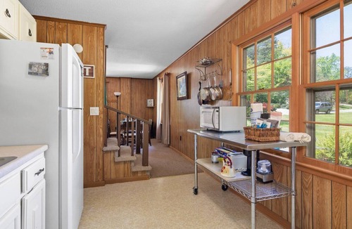 Sunset Cove Cabin | Green Garden Chalet -Close to downtown, WiFI sleeps 8 - Mr Lake Lure Vacation Rentals