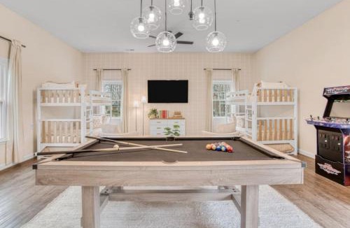Greensboro House | Greensboro Getaway Villa HotTub Pool FirePit Basketball Golf