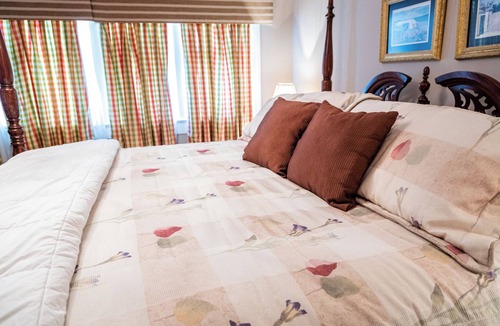 Lancaster House | Guest House Of Kentucky (King - 2nd Floor)