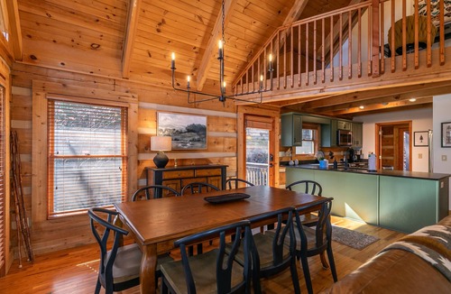 Deep Gap Cabin | Happy Trees Cabin: Pet Friendly Spacious Cabin with Pool Table 15min to Boone!