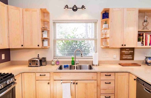 Black Mountain Cabin | HarmonyHouse @BlackMountain - Close to it all!