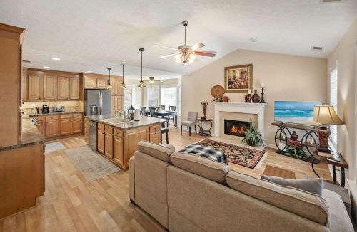 Dawsonville House | Hawkins House on the Hill - Dahlonega & Outlets