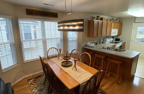 Pigeon Forge Ski Chalet | Haymon Hacienda 2BR/2BA cozy rental in Pigeon Forge. Great Location!
