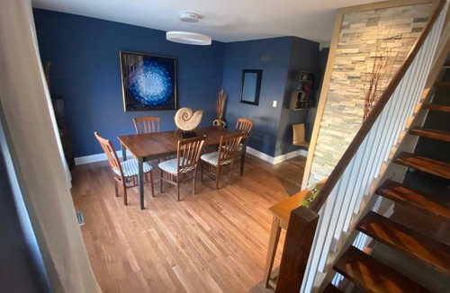 Olathe House | Here It Is! Cool Cape Cod-3 BR-2.5 Bath-12 Guests