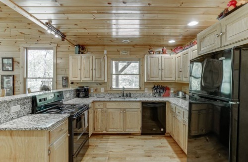 Cleveland House | Hickory Hill- Perfect Private Family Luxury Cabin