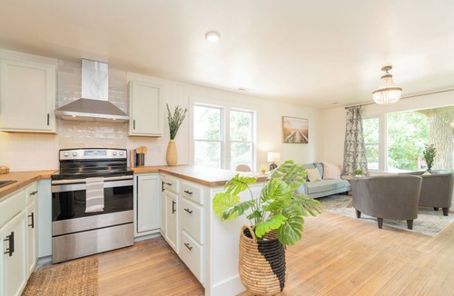 Northside Condo | Hickory House: Cozy 1bd/1bth condo in vibrant Chattanooga's North Shore.