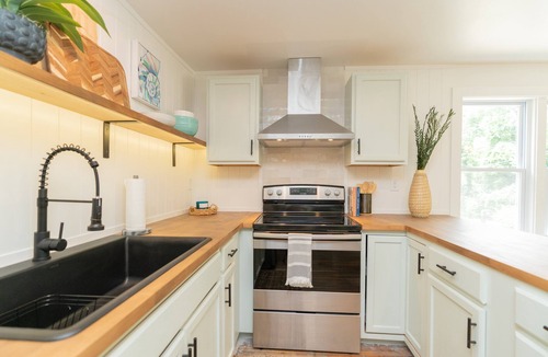 Northside Condo | Hickory House: Cozy 1bd/1bth condo in vibrant Chattanooga's North Shore.