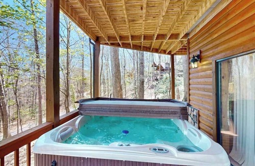 Necowa Cove Cabin | Hid n Timber Getaway