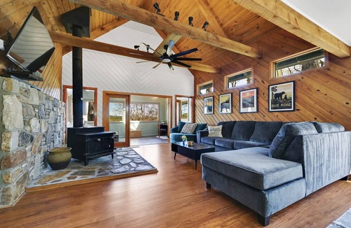 Hendersonville House | High Knoll Lookout - river and mountain views!
