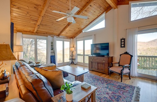 Highlands Cabin | Highlands Vacation Rental w/ Smoky Mountain Views