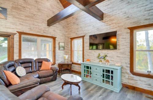 Heidelberg House | Hike & Climb: Pet-Friendly Red River Gorge Cabin!