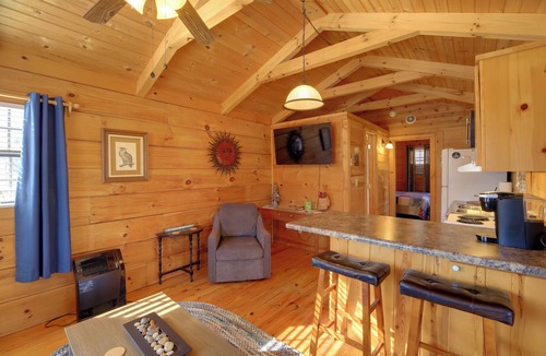 Damascus Cabin | Hike the AT! Creekside Cabin in Trail Town USA