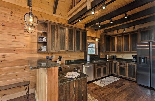 Bryson City Cabin | Hilltop Cabin on 5 Acres w/Hot Tub & Waterfall!