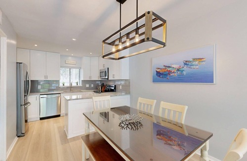 Palmetto Dunes Villa | Hilton Head villa conveniently located just a short walk to the beach.