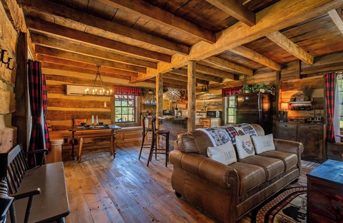 Fort Loudon Cabin | Historic 1774 Colonial Log Cabin in Bear Valley, Fort Loudon, PA