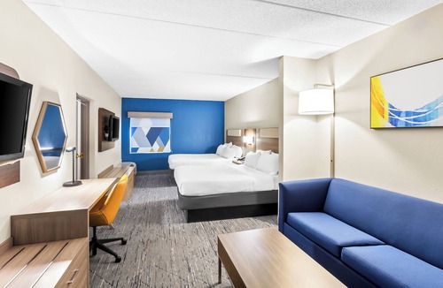 Spring Hill Hotel | Holiday Inn Express Suites Charleston by IHG
