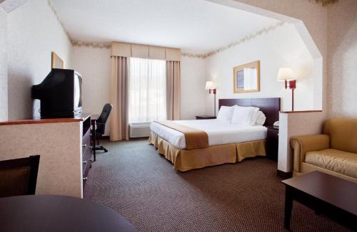 Hiawassee Hotel | Holiday Inn Express & Suites Hiawassee by IHG