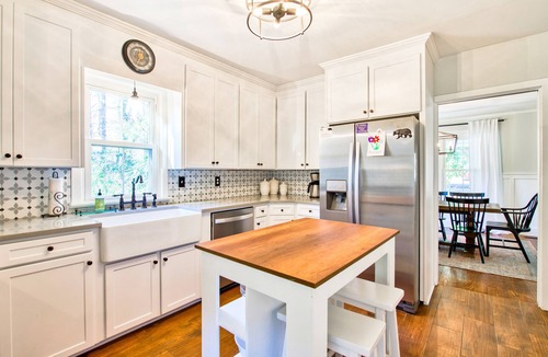 Montreat Cottage | Home in the heart of Montreat with arcade, firepit & washer/dryer - dog-friendly