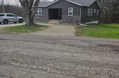 Mount Vernon House | Home is minutes to Kenyon, Nazarene Colleges, and Apple Valley Golfing