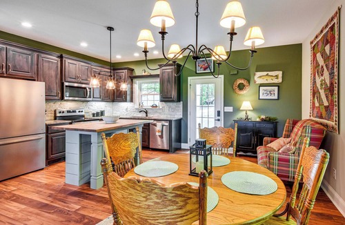 Toccoa Cottage | Home on Lake Hartwell! Dock, Decks & Endless Fun