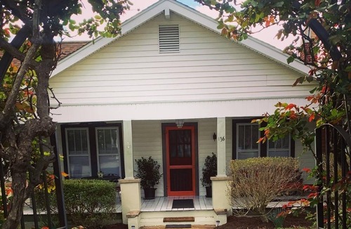 Lynn House | Home SweetHome. Lovely, cozy 3bed home with gas fireplace. Downtown Columbus