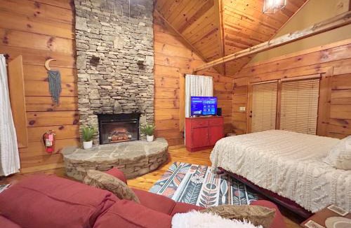 Gatlinburg House | Honeymoon Hideaway