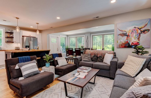 Fletcher House | Hoopers Creek Cottage | Creekside Retreat Near Asheville + Hendersonville