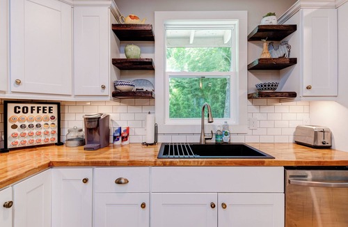 Fletcher House | Hoopers Creek Cottage | Creekside Retreat Near Asheville + Hendersonville