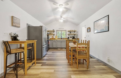 Jefferson Township Cabin | Hot tub, bonfire area, picnic area & indoor soaking tub, foosball and more!