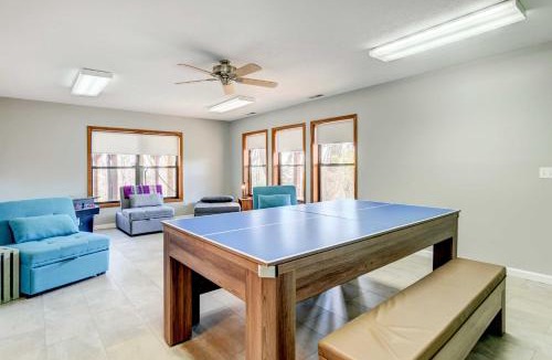 Maggie Valley House | Hot Tub, Decks & More! Serene Maggie Valley Home