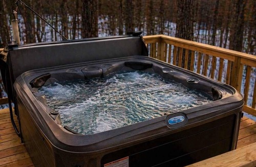 Berkeley Springs Cabin | Hot Tub, Fire Pit, Deck, Screened Porch & More