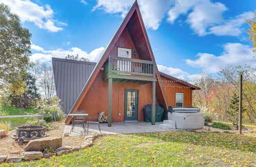 Idlewild Cabin | Hot Tub, Fire Pit, On-Site Pond: Cozy Kenton Cabin