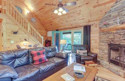 Morganton House | Hot Tub & Game Room: Charming Morganton Cabin!