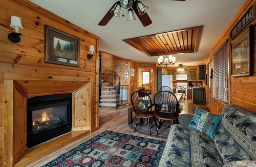 Chalet Village Cabin | Hot Tub + Game Room | Sleeps 12 | Mountain Views | 5 min to Ober